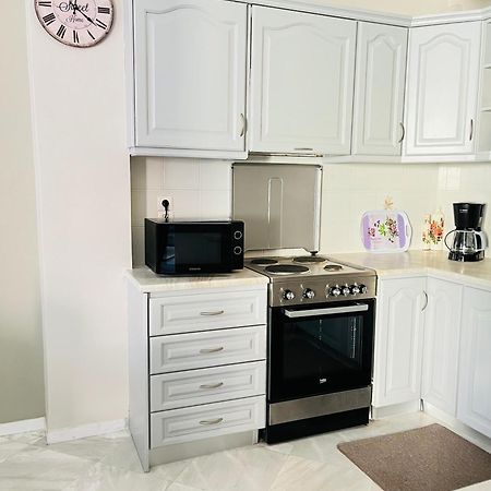 Central Family Apartment Превеза Екстериор снимка